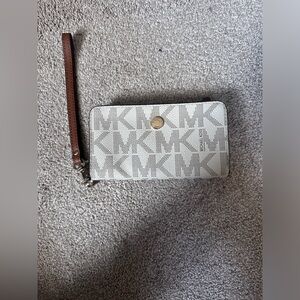 Michael Kors wristlet wallet